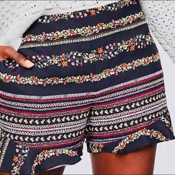 LOFT Floral Riviera Ruffled Hem Shorts - Picture 7 of 8
